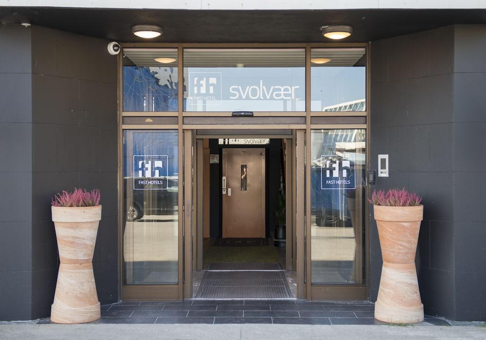 Hotel Aurora Svolvær Buitenkant foto